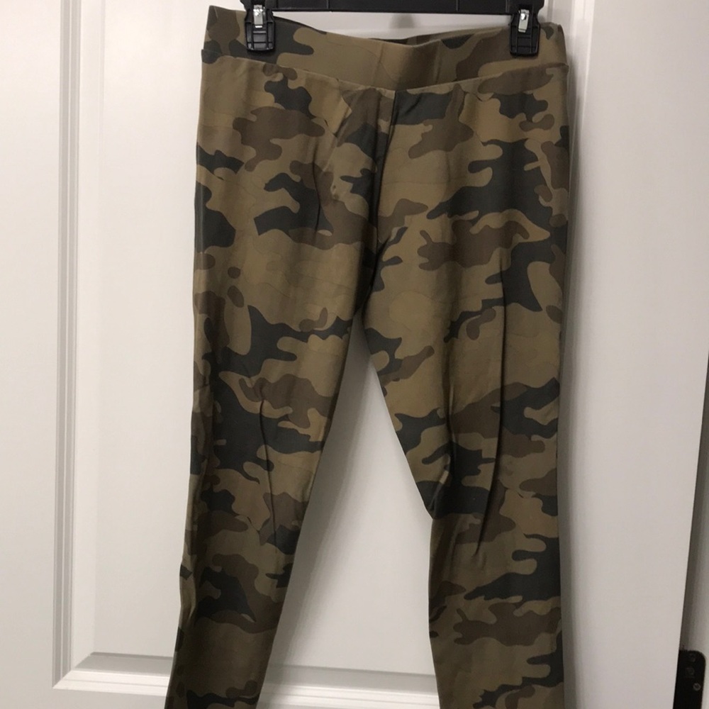 Capri camo leggings